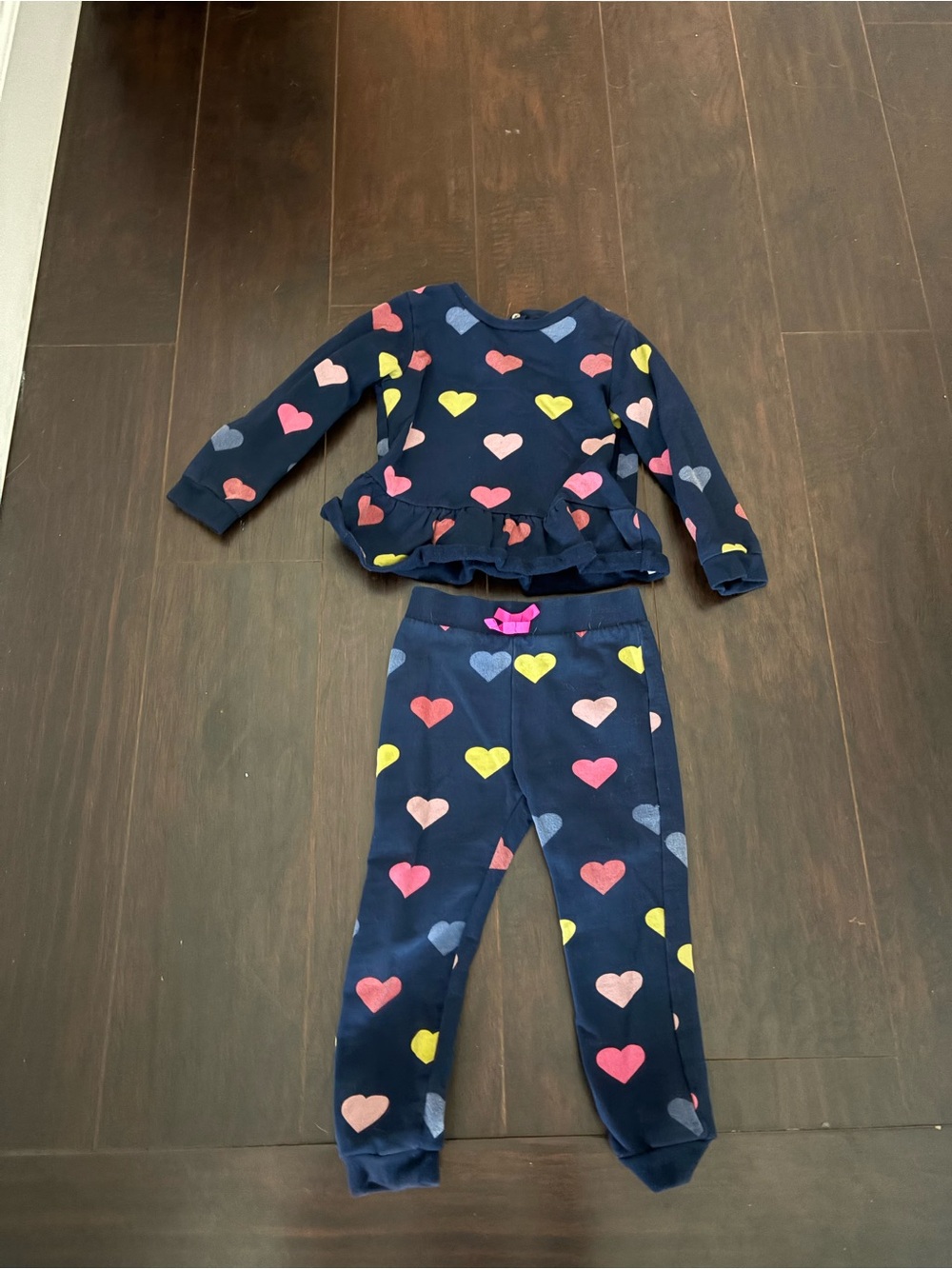 Crown & Ivy Kids 3T Heart Print Ruffle Top & Jogger Pants 2 Piece Set
